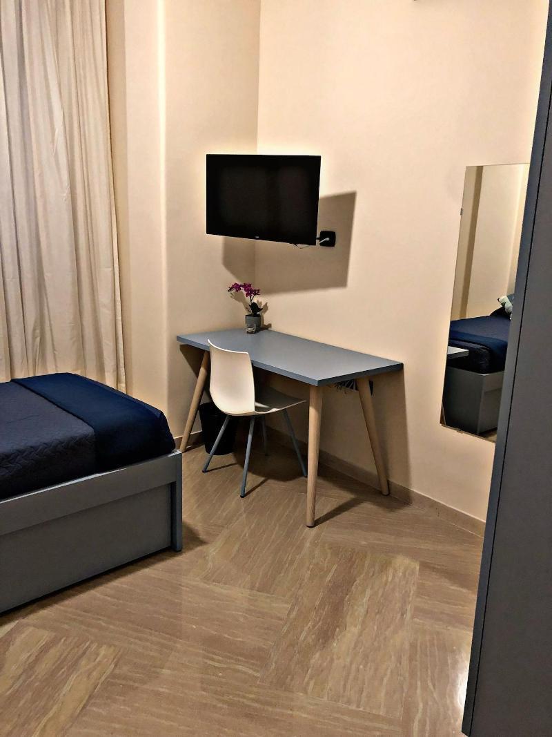 Napoli City Inn Bagian luar foto