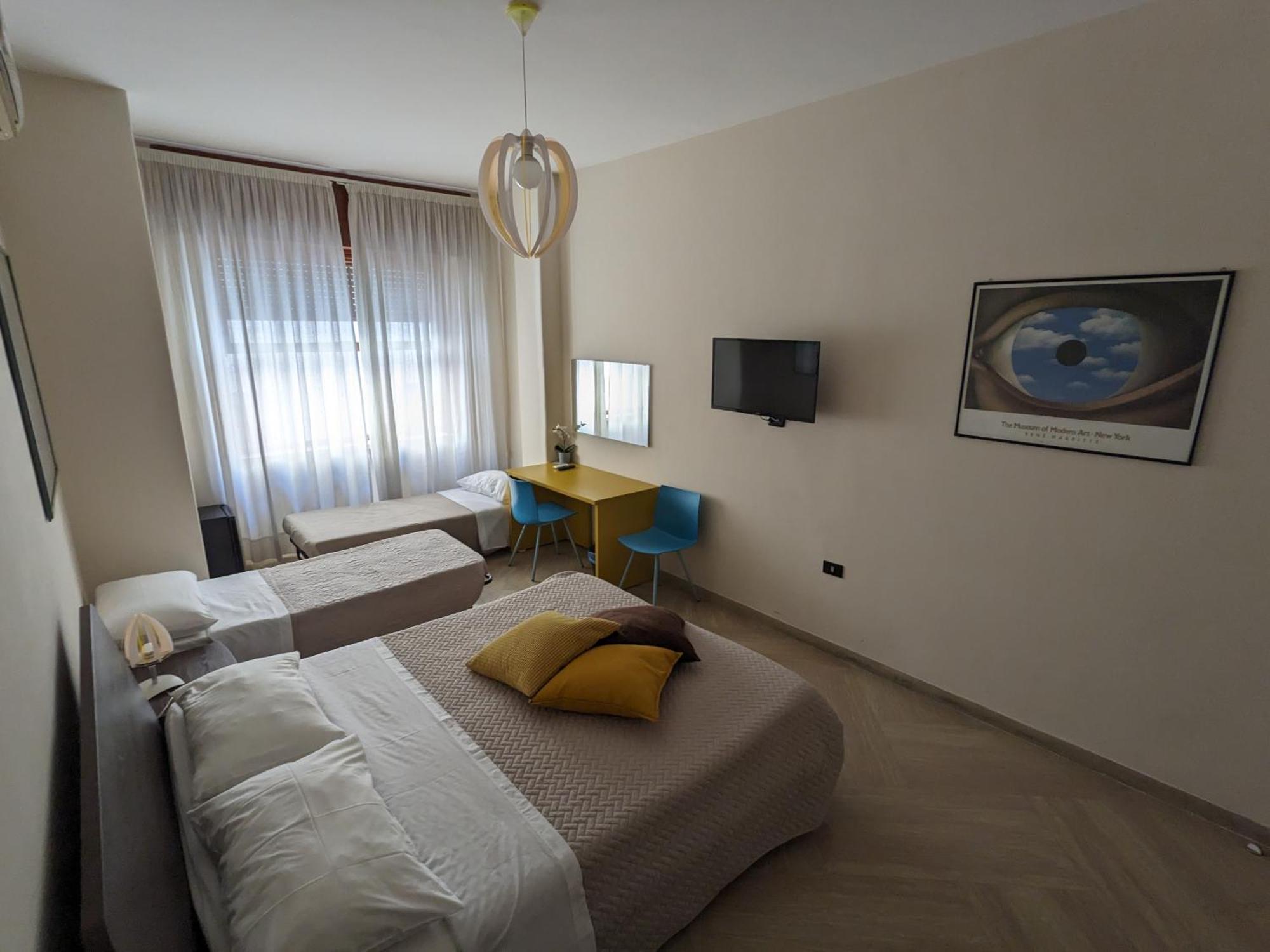 Napoli City Inn Bagian luar foto