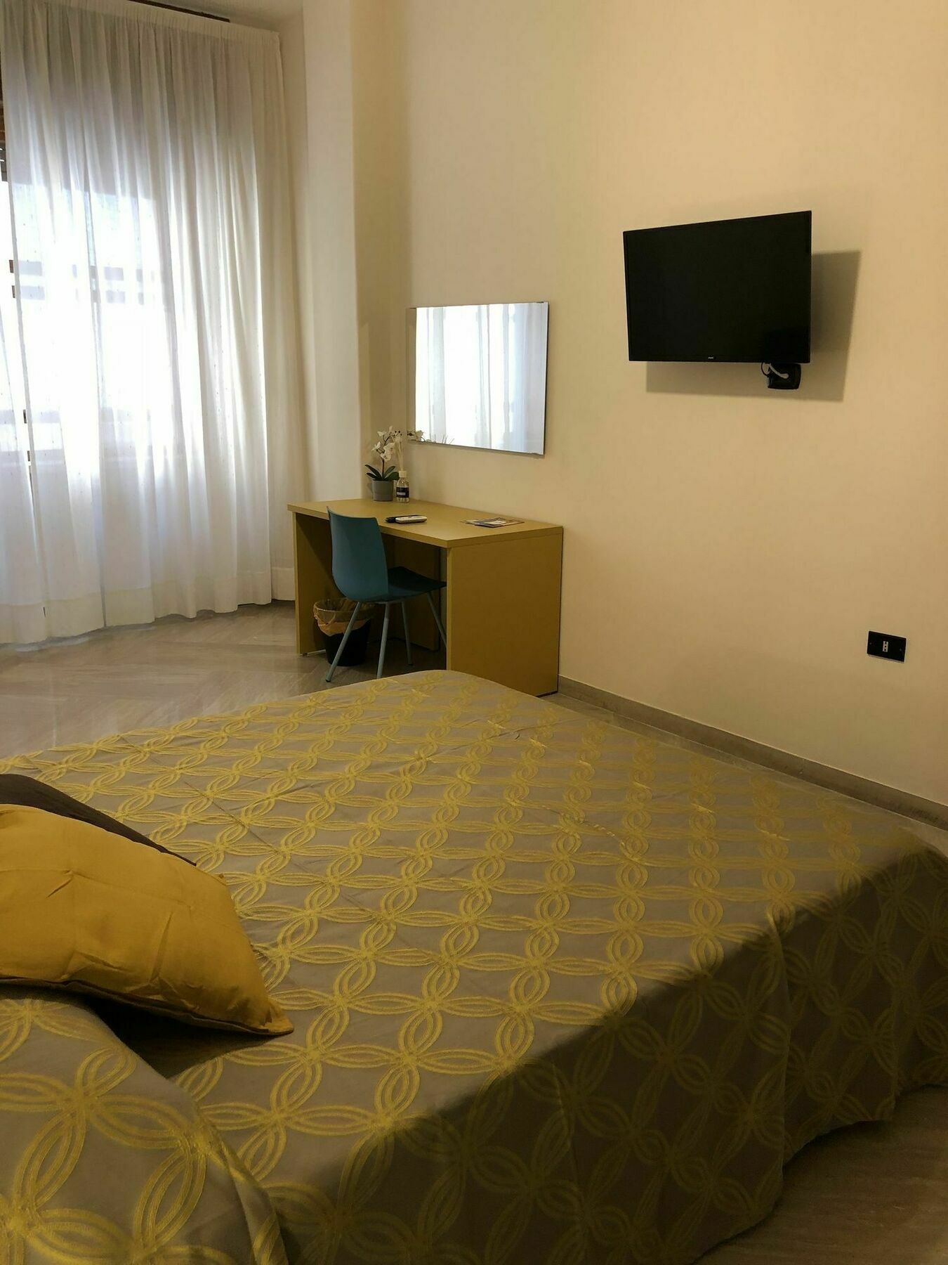 Napoli City Inn Bagian luar foto