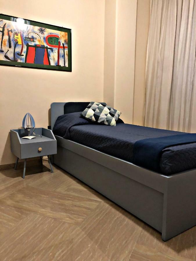 Napoli City Inn Bagian luar foto