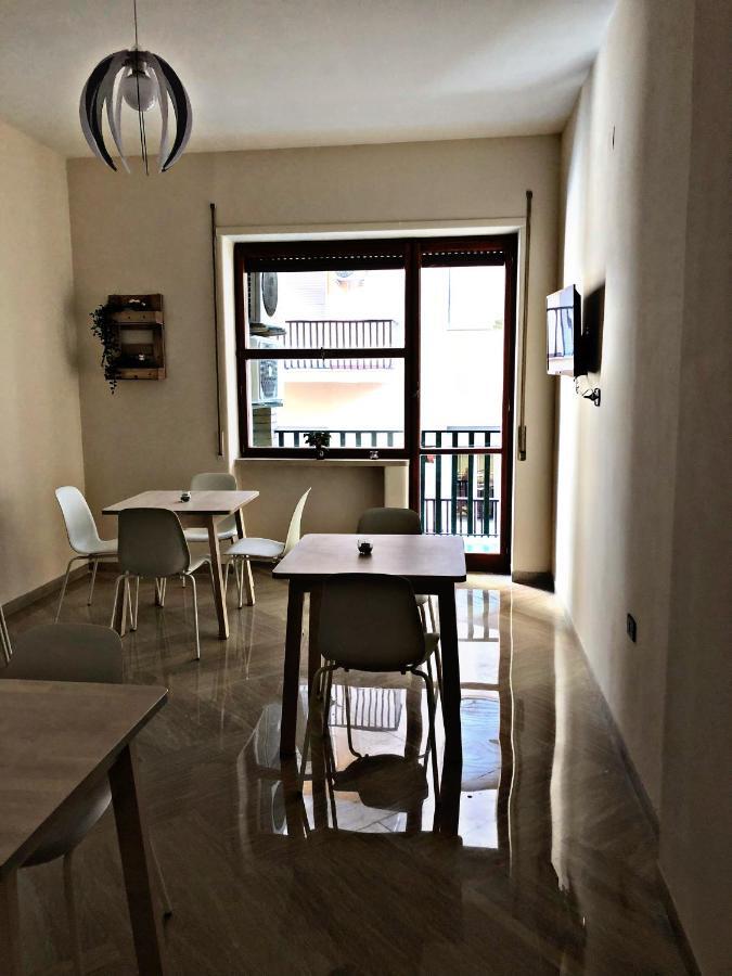 Napoli City Inn Bagian luar foto