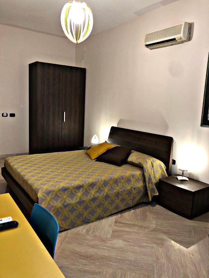 Napoli City Inn Bagian luar foto